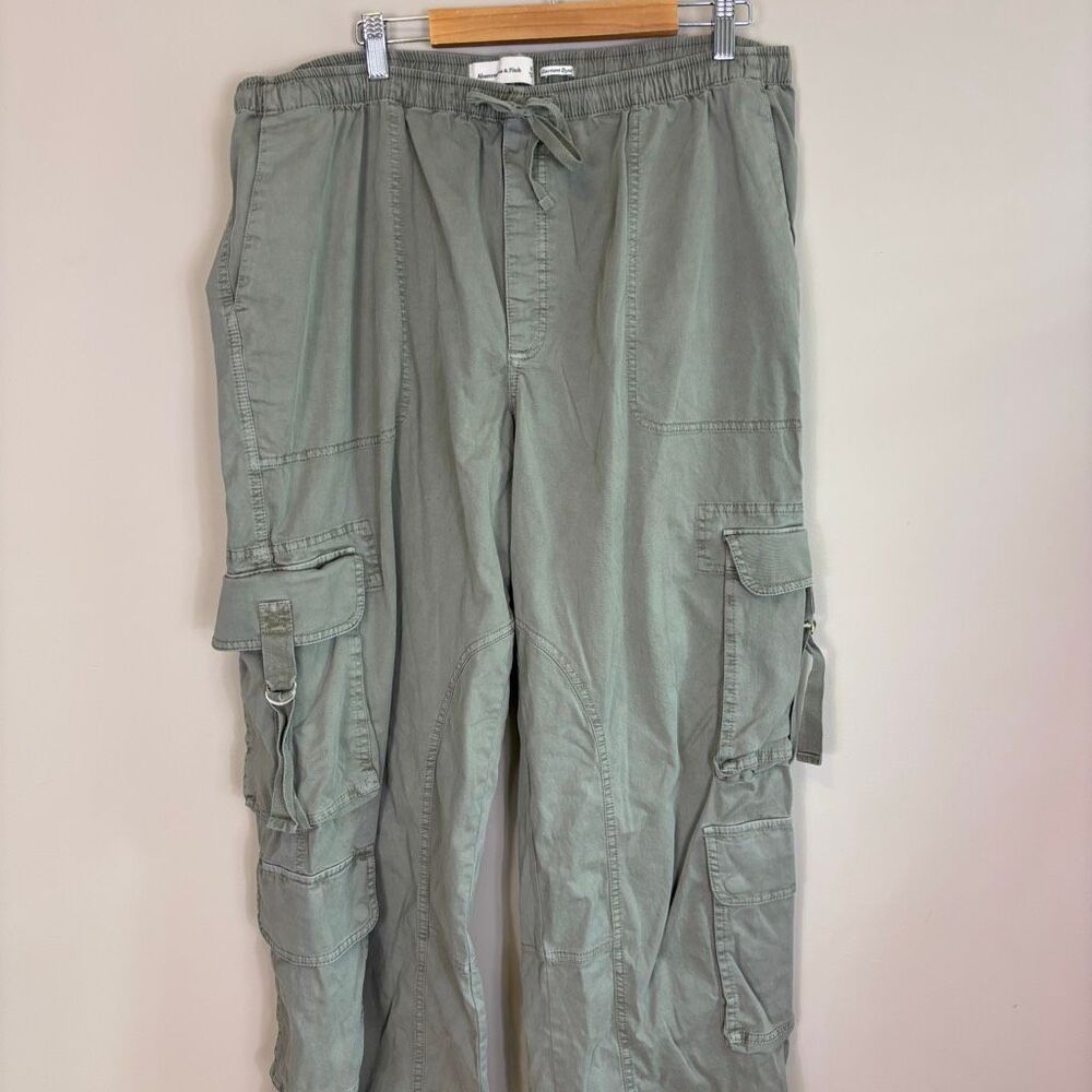 Abercrombie & Fitch Women's Garment Dyed Green Cargo Wide Leg Pants Size XL - Picture 3 of 5